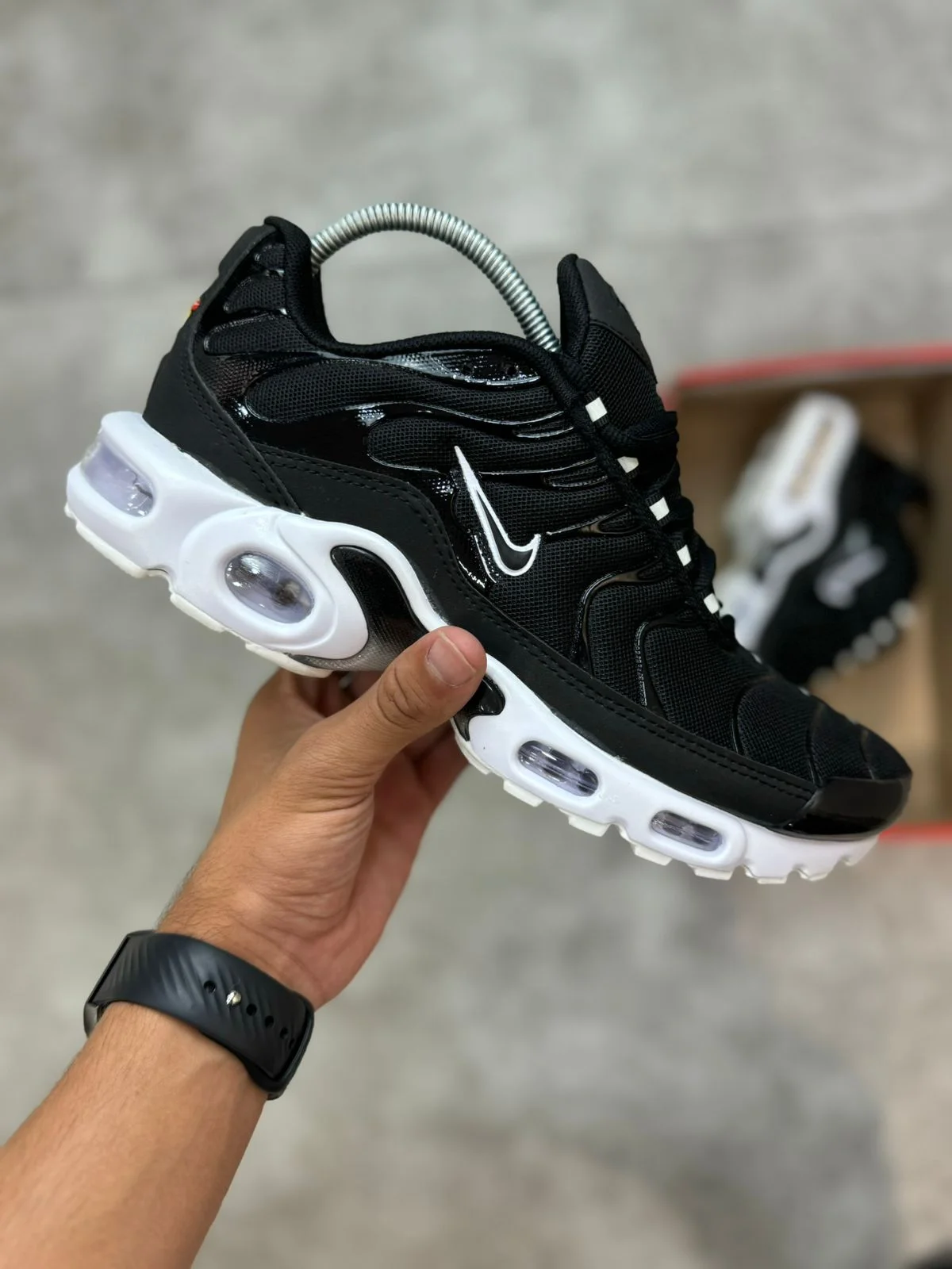 Tênis Nike TN Preto/Branco